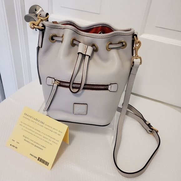 NWT Dooney & Bourke Florentine Ecru In Color Leather Crossbody Bag, Clas… - Picture 2 of 10